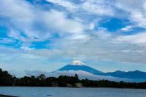 雪化粧した富士山?