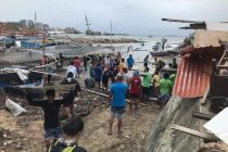 マリバゴ地区クリーンナップの様子。